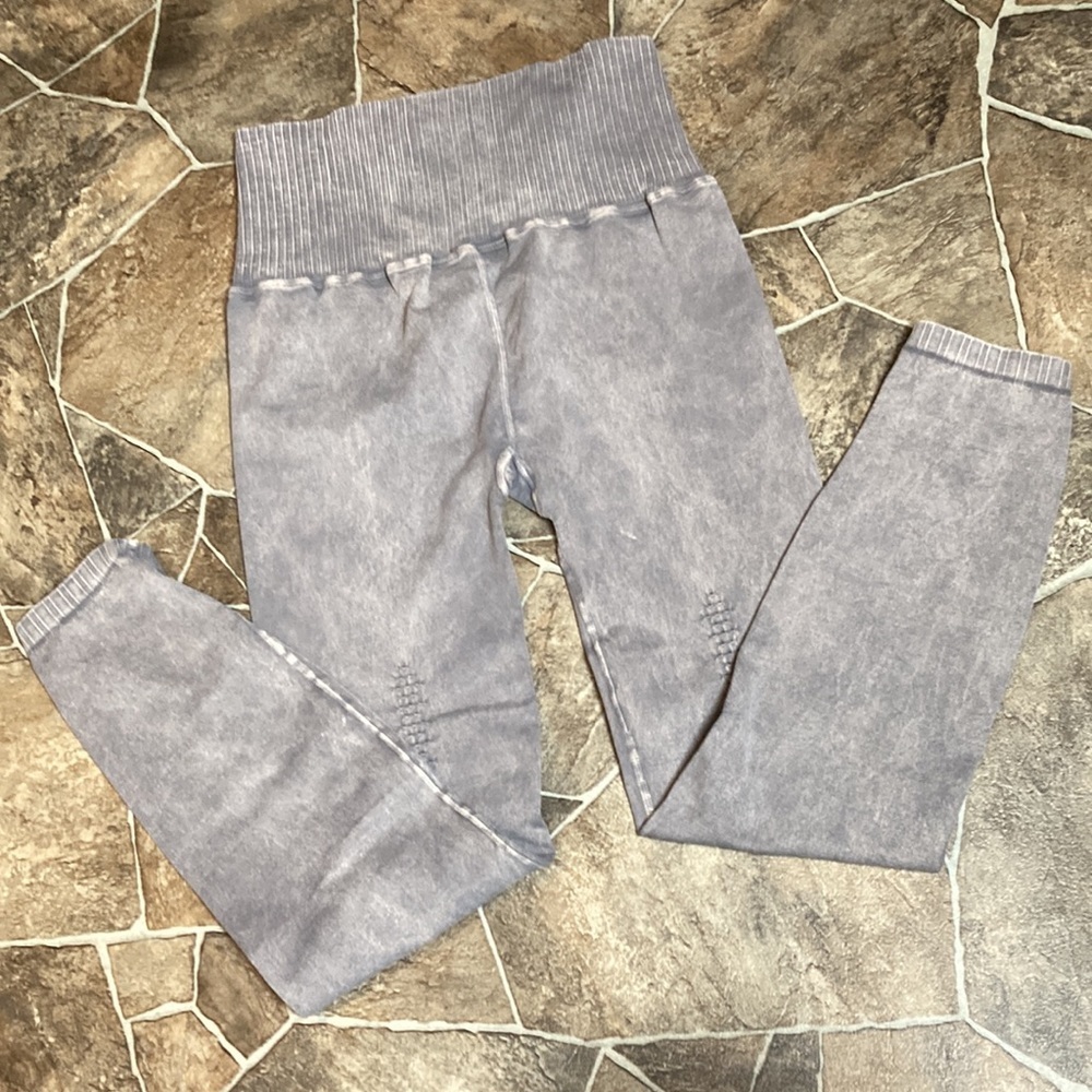 NWOT High-Rise 7/8 Length Good Karma Leggings Sz M/L Gray - Picture 9 of 9